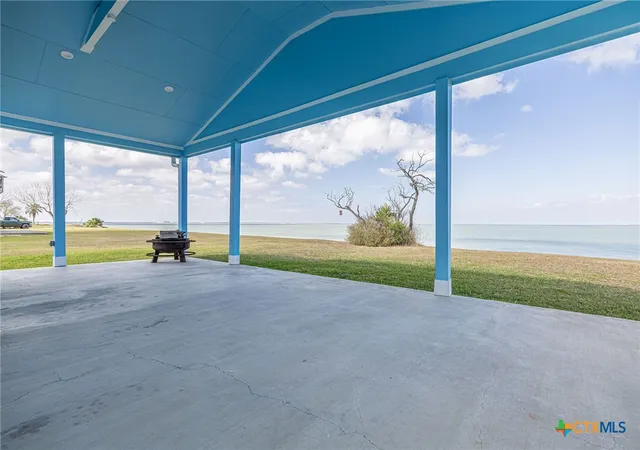 3rd image of 400 W Kruse Rd, Port Lavaca, TX 77979 | MLS# 605811