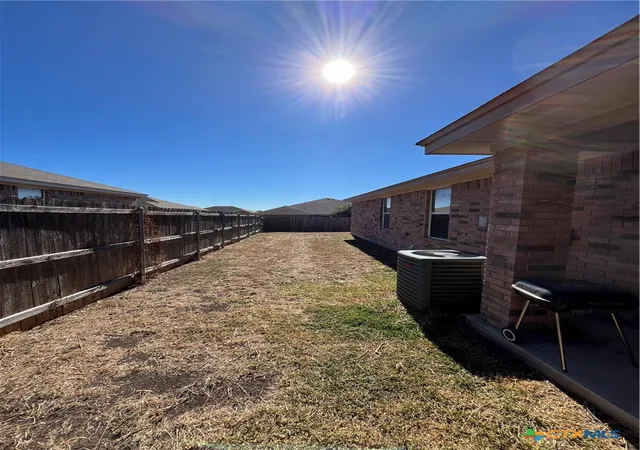 Listing Photo 5 - Condo for sale in building located at 1304 Cinch Dr, Killeen, TX 76549