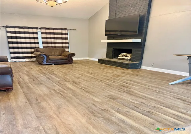 Photo 3 of Single family home for sale at 213 Timber Dr, Victoria, TX 77904 | MLS# 606120 | Listing updated on 2026-07-22
