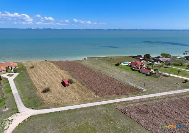 5th image of 39 N Bay Shore Dr, Port Lavaca, TX 77979 | MLS# 606033