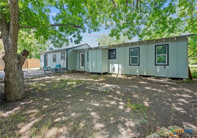 Photo 2 of Single family home for sale at 1013 N Colorado St, Lockhart, TX 78644 | MLS# 600585 | Listing updated on 2026-07-21