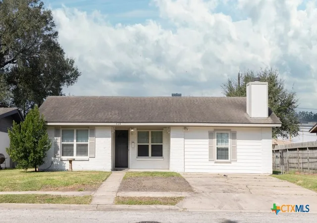 Photo 3 of Single family home for sale at 5109 Lilac Ln, Victoria, TX 77904 | MLS# 606100 | Listing updated on 2026-07-23