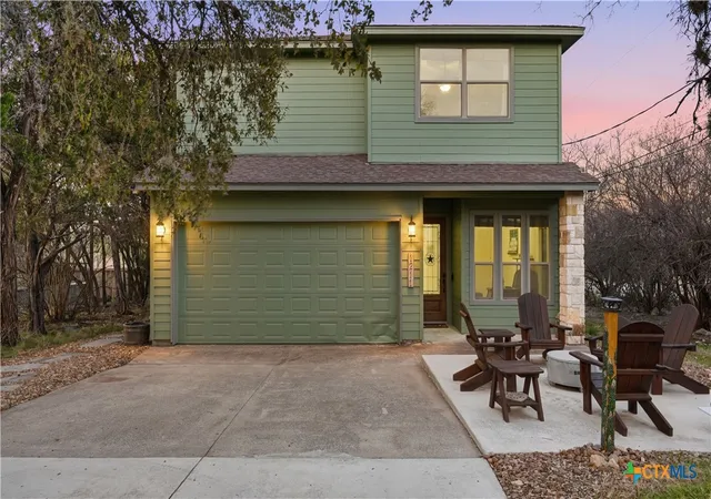 Photo 1 of Single family home for sale at 1211 Sherwood Dr, Canyon Lake, TX 78133 | MLS# 606137 | Listing updated on 2026-10-07
