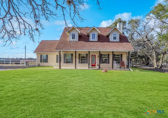 Homes for sale in Floresville, TX | 1561 County Road 320, Floresville, TX 78114 | MLS# 606647