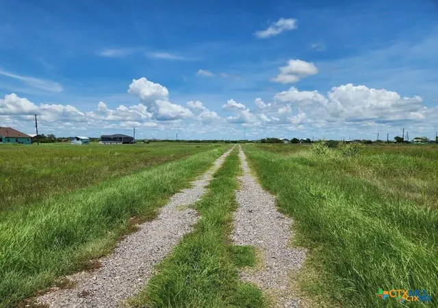 3rd image of 78 Redfish Ln, Palacios, TX 77465 | MLS# 606685