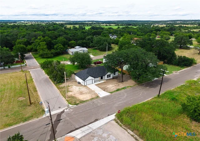 2nd image of 1601 Mill St, Gatesville, TX 76528 | MLS# 606741