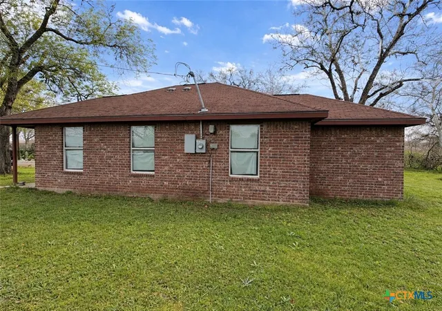 Homes for sale in Hallettsville, TX | 807 S Promenade St, Hallettsville, TX 77964 | MLS# 606670