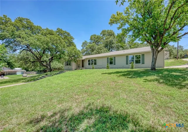 Photo 3 of Single family home for sale at 502 W Ave A, Lampasas, TX 76550 | MLS# 606929 | Listing updated on 2026-07-15