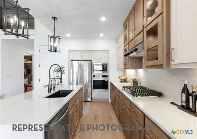 Photo 4 of Sale Pending at 8901 Pedal Boat Dr, Austin, TX 78744 | MLS# 606896 | Listing updated on 2026-04-08