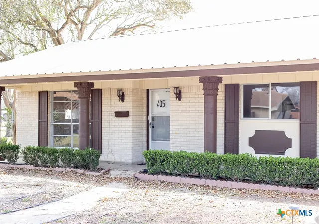 2nd image of 405 Westwood Dr, Port Lavaca, TX 77979 | MLS# 606900