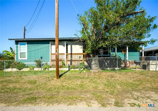Homes for sale in Granite Shoals, TX | 301 E Castlebriar, Granite Shoals, TX 78654 | MLS# 607135