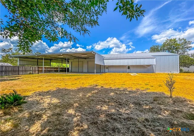 Photo 2 of Single family home for sale at 90 Honey Dr, Victoria, TX 77904 | MLS# 607160 | Listing updated on 2026-03-23