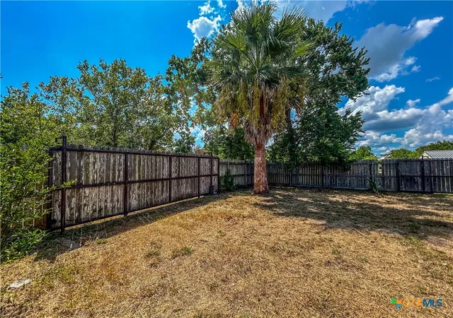 Photo 4 of Single family home for sale at 90 Honey Dr, Victoria, TX 77904 | MLS# 607160 | Listing updated on 2026-03-23