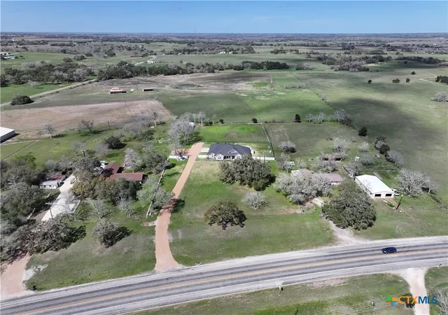Homes for sale in Hallettsville, TX | 2244 W Us Hwy 90A, Hallettsville, TX 77964 | MLS# 606007