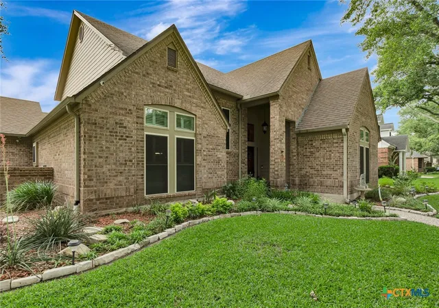 Homes for sale in Victoria, TX | 508 Masters Dr, Victoria, TX 77904 | MLS# 607122