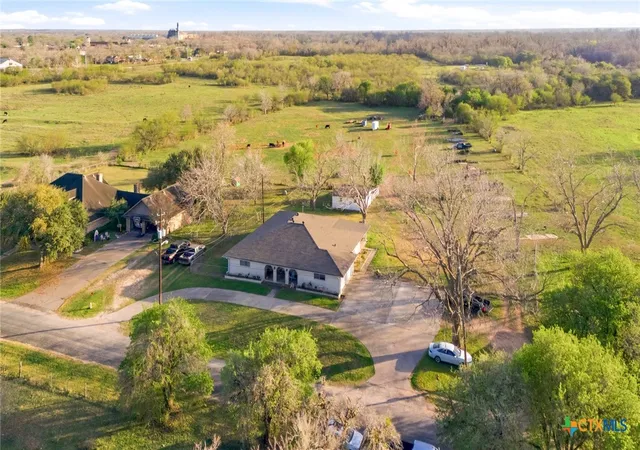 Homes for sale in Victoria, TX | 911 W Constitution St, Victoria, TX 77901 | MLS# 607193