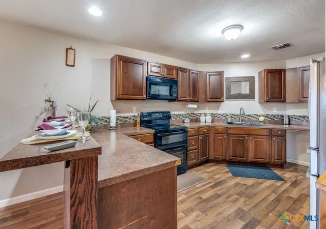 1st image of 813 Pleasant Acres Dr, Seguin, TX 78155 | MLS# 607253