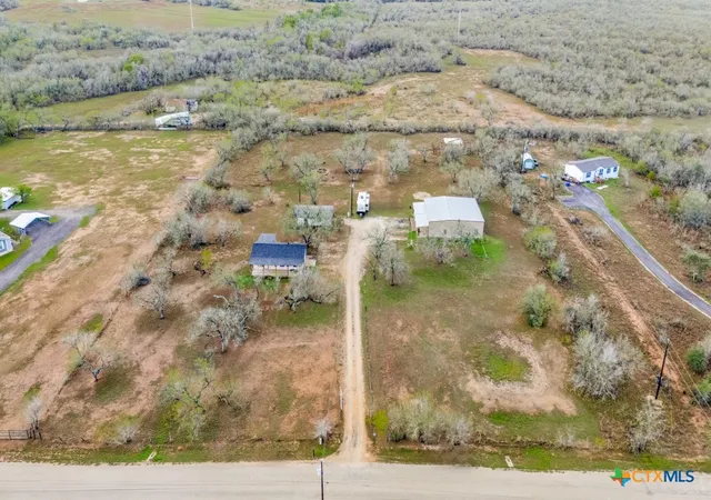 3rd image of 813 Pleasant Acres Dr, Seguin, TX 78155 | MLS# 607253