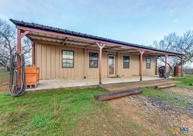 4th image of 813 Pleasant Acres Dr, Seguin, TX 78155 | MLS# 607253