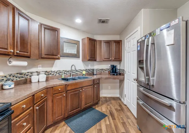 5th image of 813 Pleasant Acres Dr, Seguin, TX 78155 | MLS# 607253