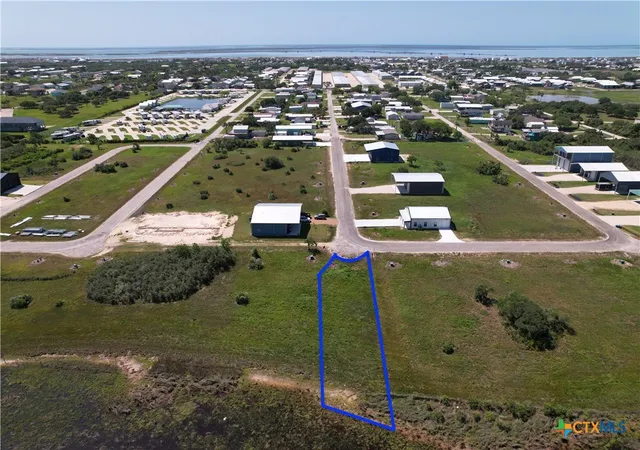 2nd image of 16 Salt Water Haven Ln, Port O'connor, TX 77982 | MLS# 606283