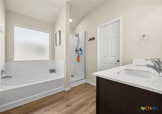 Photo 3 of Single family home for sale at 307 Paddock Ln, Killeen, TX 76542 | MLS# 607333 | Listing updated on 2026-03-17
