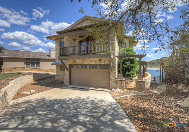 Photo 2 of Single family home for sale at 2550 Colleen Dr, Canyon Lake, TX 78133 | MLS# 607373 | Listing updated on 2026-07-20