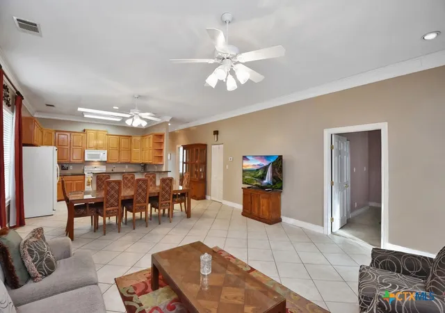 Photo 3 of Single family home for sale at 208 E 20th Street, Cameron, TX 76520 | MLS# 604685 | Listing updated on 2026-09-22