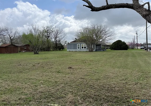 23rd image of 308 N Pumphrey St, Edna, TX 77957 | MLS# 607382