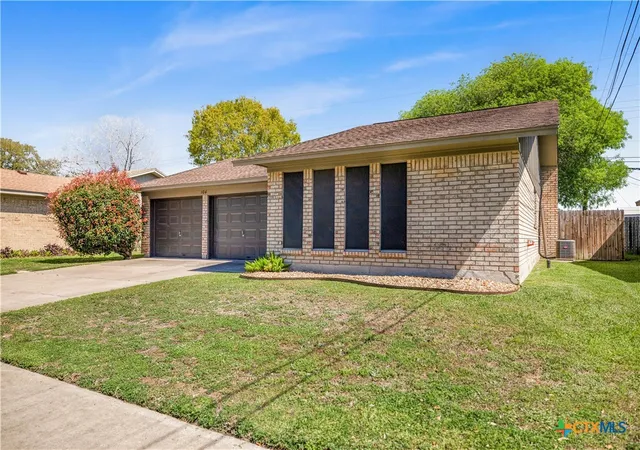 Homes for sale in Victoria, TX | 104 Willowick Dr, Victoria, TX 77901 | MLS# 607429