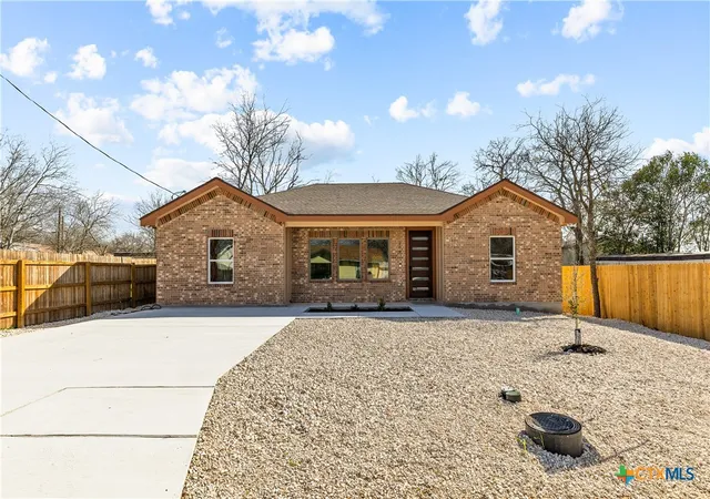 1st image of 209 Troell St, Seguin, TX 78155 | MLS# 607566