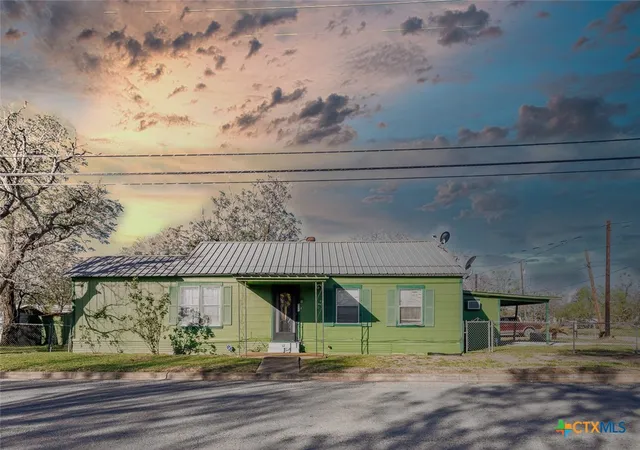 Homes for sale in Gonzales, TX | 921 Robertson St, Gonzales, TX 78629 | MLS# 607779