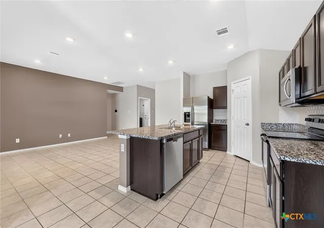 Photo 3 of Single family home for sale at 9701 Kensley Rose Dr, Killeen, TX 76542 | MLS# 607786 | Listing updated on 2026-09-28
