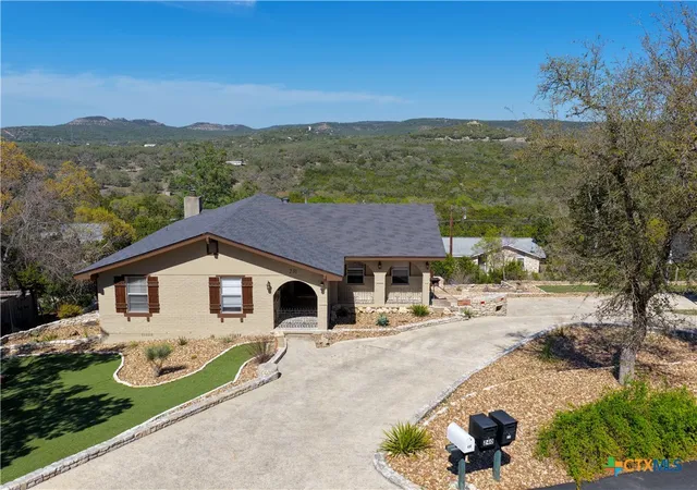 Photo 2 of Single family home for sale at 231 Vip Dr, Canyon Lake, TX 78133 | MLS# 607916 | Listing updated on 2026-05-19