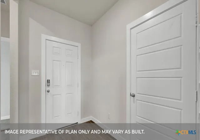 Photo 3 of Single family home for sale at 252 Flora Vista St, San Marcos, TX 78666 | MLS# 608008 | Listing updated on 2026-07-19