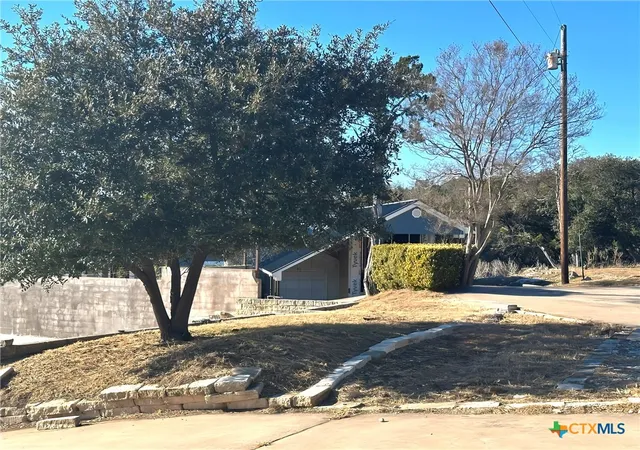 Homes for sale in Belton, TX | 43 Vista Dr, Belton, TX 76513 | MLS# 607884