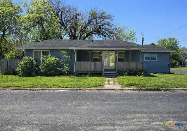 Homes for sale in Victoria, TX | 2001 E Forrest St, Victoria, TX 77901 | MLS# 607794