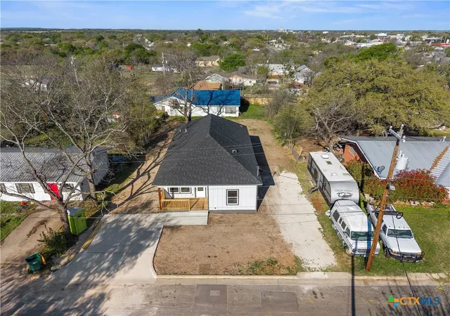 3rd image of 214 Spindletop St, Gatesville, TX 76528 | MLS# 608101
