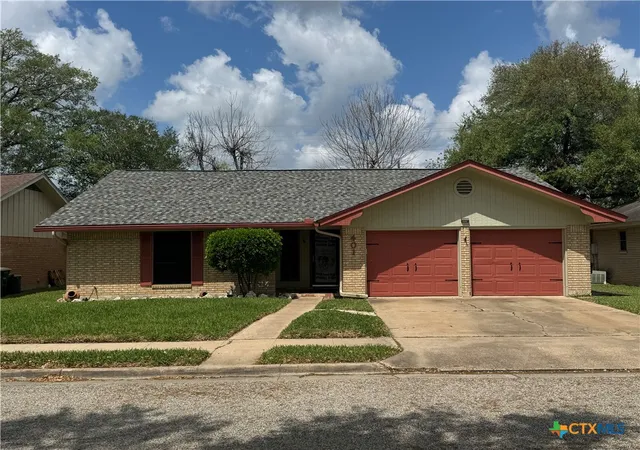 1st image of 401 Shiloh Dr, Victoria, TX 77904 | MLS# 607248