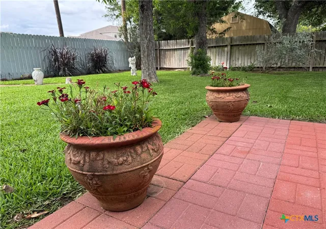 37th image of 401 Shiloh Dr, Victoria, TX 77904 | MLS# 607248