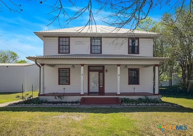 2nd image of 205 Hubbard St, Yoakum, TX 77995 | MLS# 608485