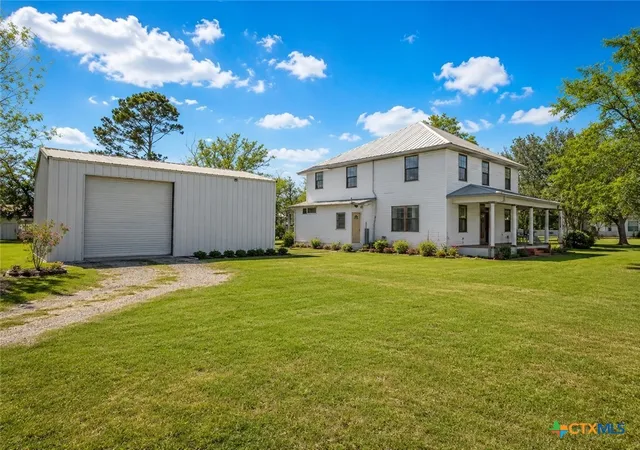 Photo 2 of Single family home for sale at 205 Hubbard St, Yoakum, TX 77995 | MLS# 608485 | Listing updated on 2026-07-29