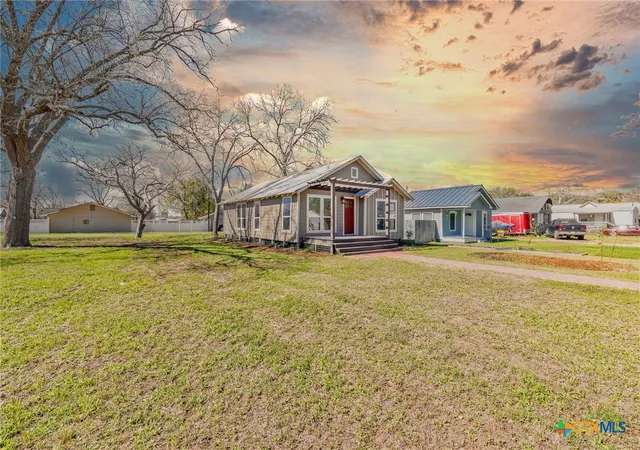 Homes for sale in Cuero, TX | 403 W French St, Cuero, TX 77954 | MLS# 608290