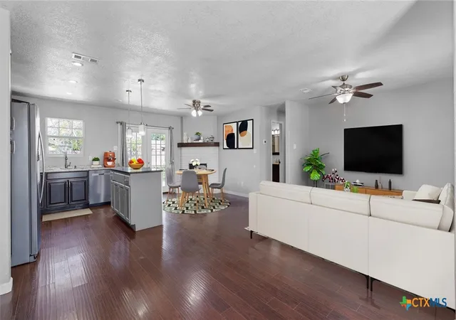 2nd image of 236 Glenbrook Dr, New Braunfels, TX 78130 | MLS# 608094