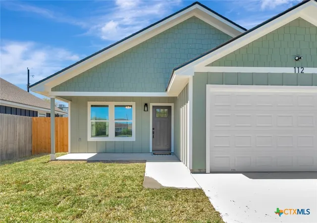 Photo 2 of Sale Pending at 112 Missy Ln, Victoria, TX 77901 | MLS# 608159 | Listing updated on 2026-07-20