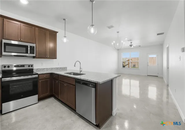 Photo 3 of Sale Pending at 3901 American Elm Dr, Killeen, TX 76549 | MLS# 608400 | Listing updated on 2026-07-15
