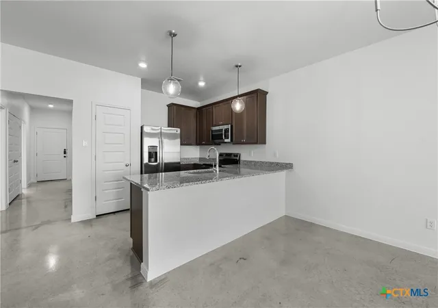 Listing Photo 4 - Condo for sale in building located at 3901 American Elm Dr, Killeen, TX 76549