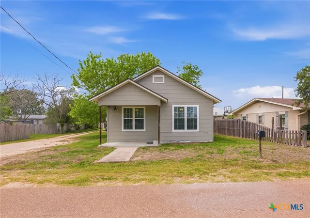 Homes for sale in Cuero, TX | 1406 N Clinton St, Cuero, TX 77954 | MLS# 607628