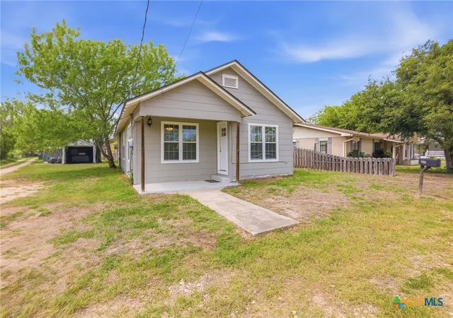 Homes for sale in Cuero, TX | 1406 N Clinton St, Cuero, TX 77954 | MLS# 607628