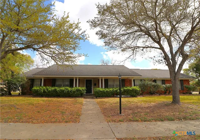 Photo 1 of Single family home for sale at 417 Salisbury Ln, Victoria, TX 77904 | MLS# 608540 | Listing updated on 2026-06-16